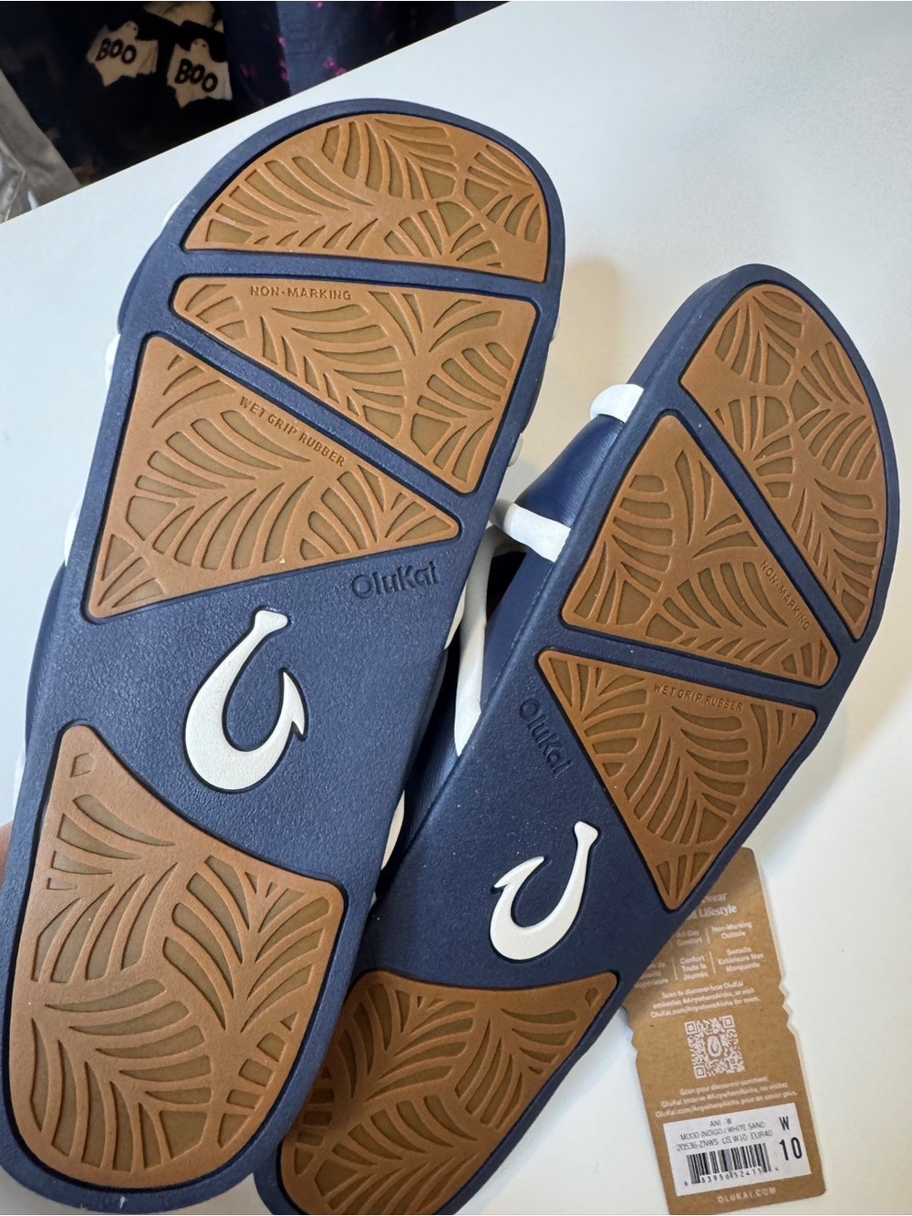 OluKai Ani Crisscross Straps Womens Sandals Slides Size 10 White Sand/White Sand - Picture 13 of 13